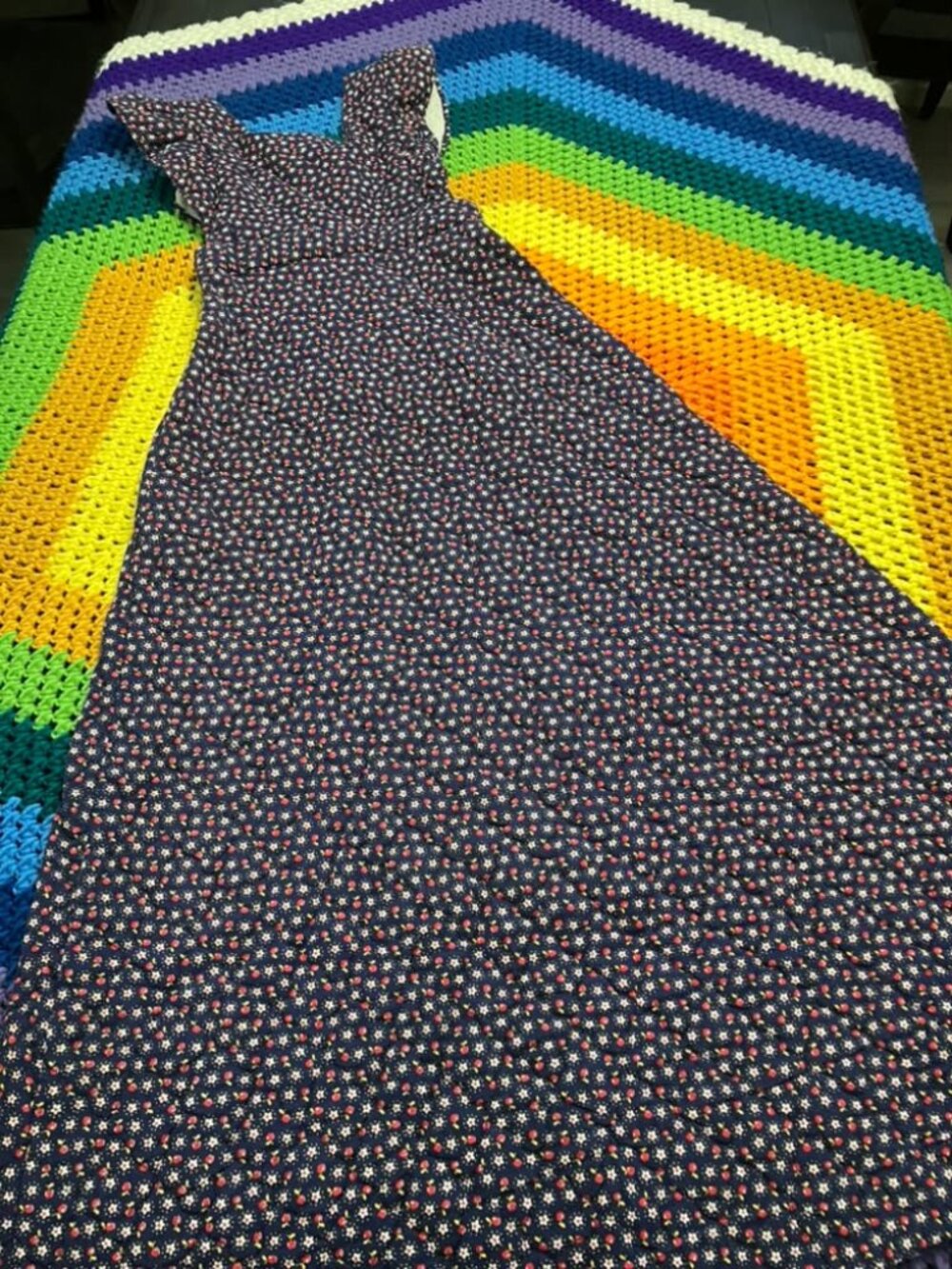 70's Vintage Blue Red Apple Daisy Quilted Prairie Pinafore Maxi Dress